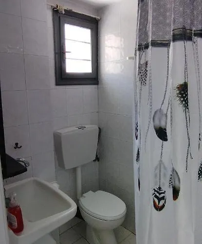 Art - Kitchen & Washing Machine B&B 페리사