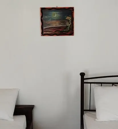 Art - Kitchen & Washing Machine Bed and breakfast