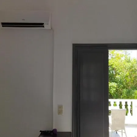 Art - Kitchen & Washing Machine Bed and breakfast 3*