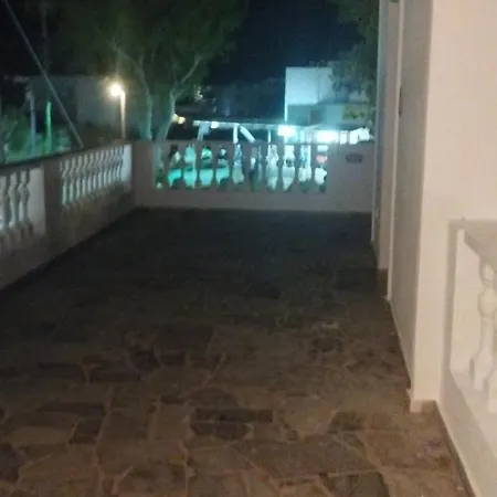 Jd Inn Bed & Breakfast Perissa (Santorini)