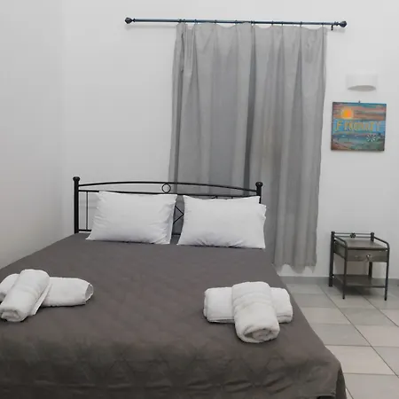 Art - Kitchen & Washing Machine Perissa (Santorini)