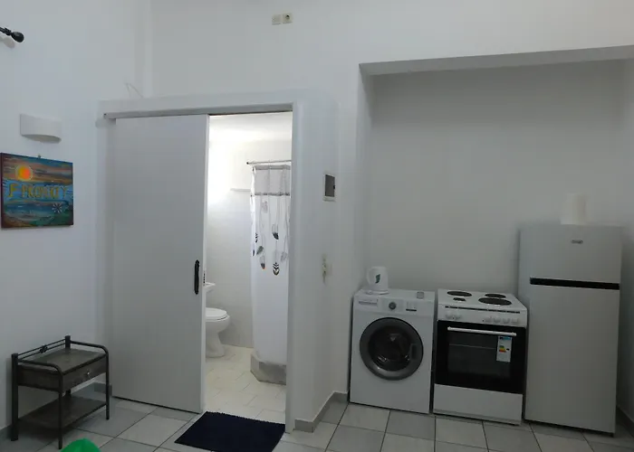 Art - Kitchen & Washing Machine Nocleg ze śniadaniem 3*