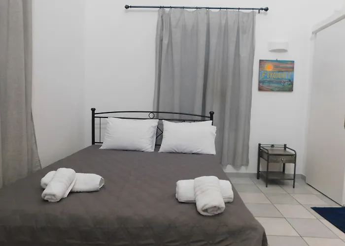 Art - Kitchen & Washing Machine Perissa (Santorini)